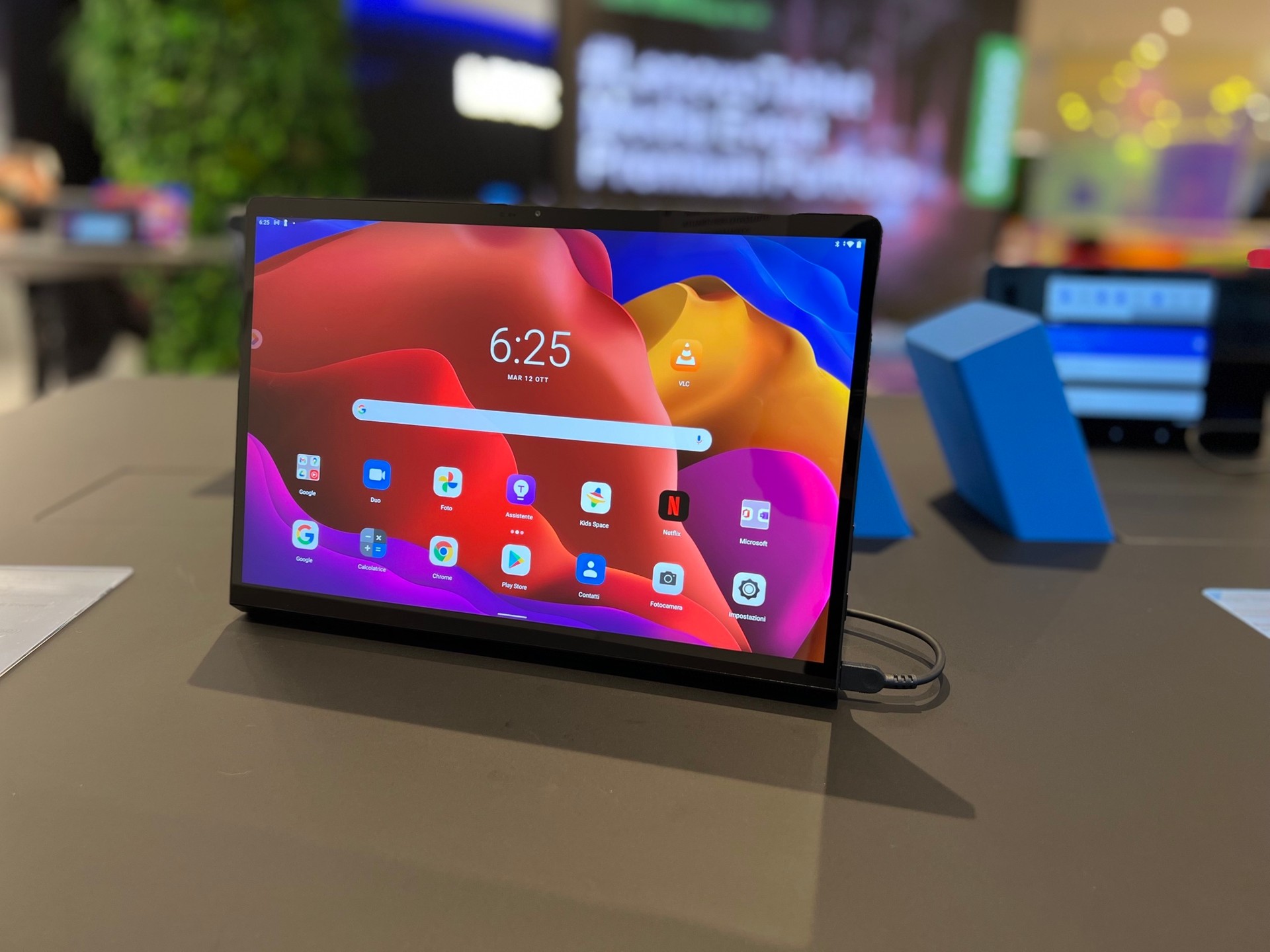 Yoga Smart Tab con Assistente Google, Tablet + hub smart home in un unico  dispositivo