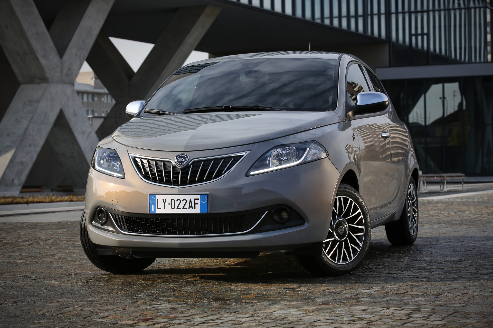 Nuova Lancia Ypsilon 2021: prezzo, motore, interni e uscita 