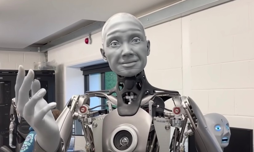 Questo robot umanoide stupisce con un'incredibile mimica facciale 
