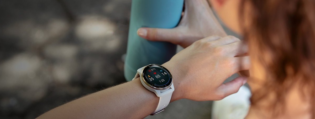 Garmin Venu® 2S  Piccolo smartwatch per il fitness e la salute