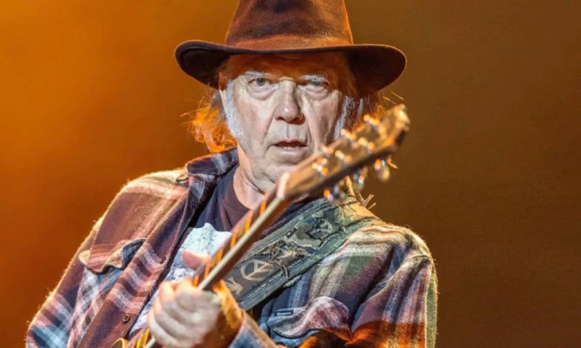 Neil Young: "Non voglio che la mia musica stia sulla stessa piattaforma di chi fa disinformazione sui vaccini"