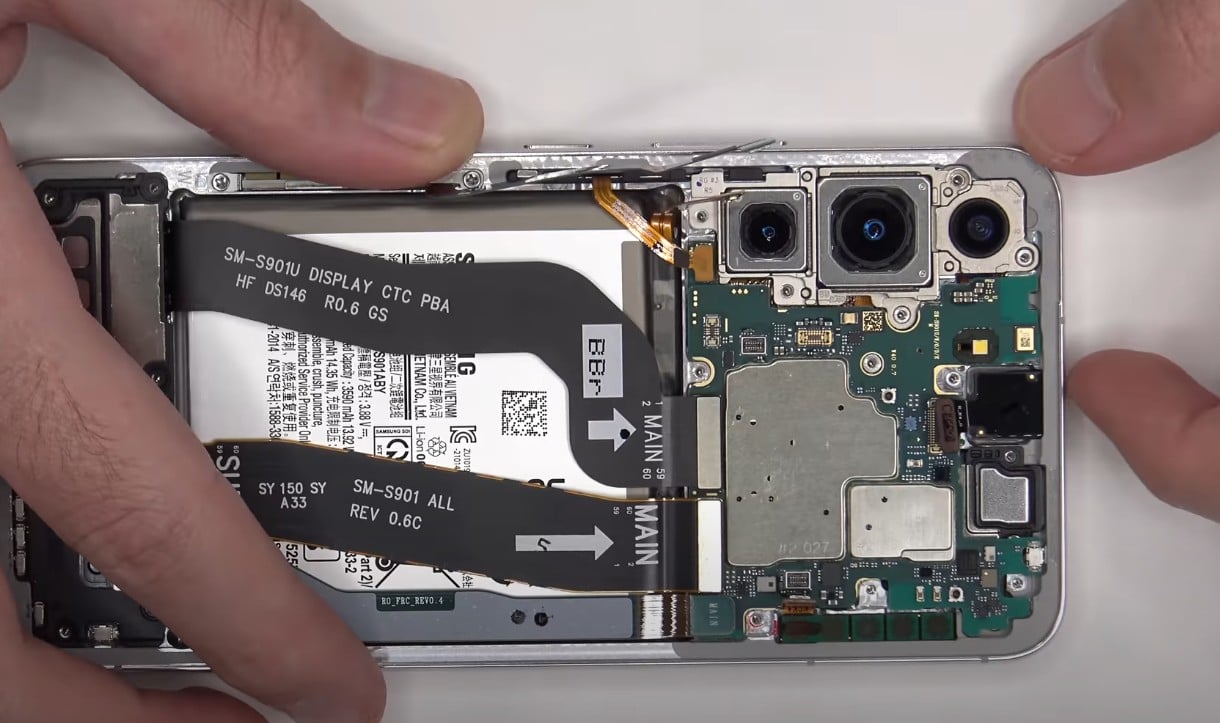 Galaxy S22: eccolo alla prova dei test di resistenza e del teardown