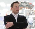 Elon Musk lashes out against Twitter and evaluates the creation of his own social network