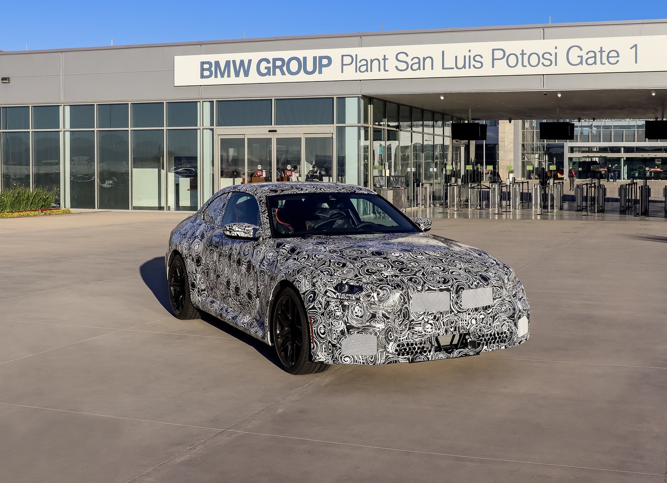 El BMW M2 volvió a ser espiado durante las pruebas de nueva generación