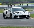 Lotus Emira GT4, la supercar inglese con l’abito da corsa