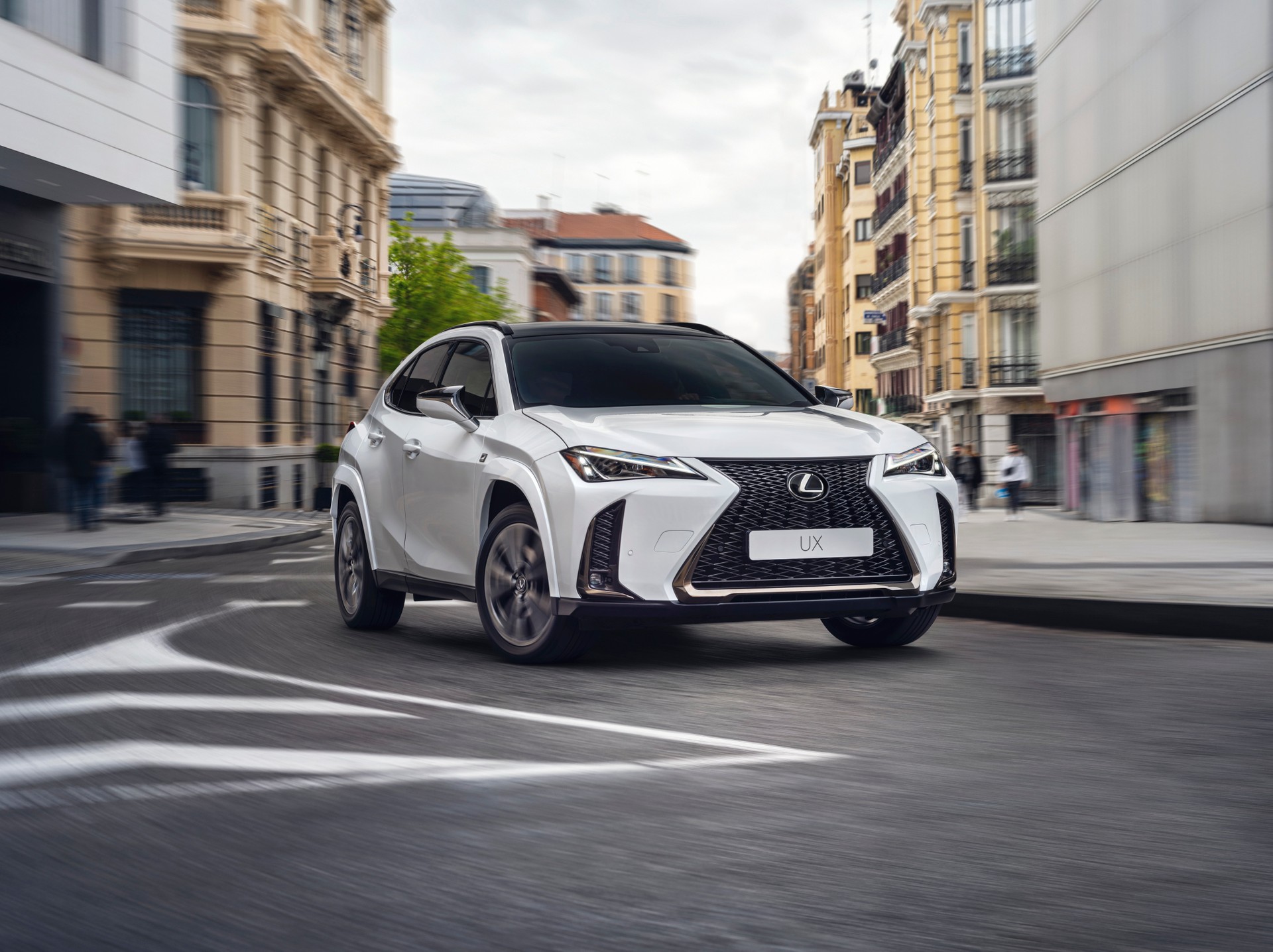 Lexus UX Hybrid, le novità del Model Year 2023. Prezzi da 41.500 euro