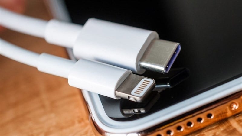 iPhone 15, secondo Kuo la ricarica più veloce solo con cavi USB-C  certificati 