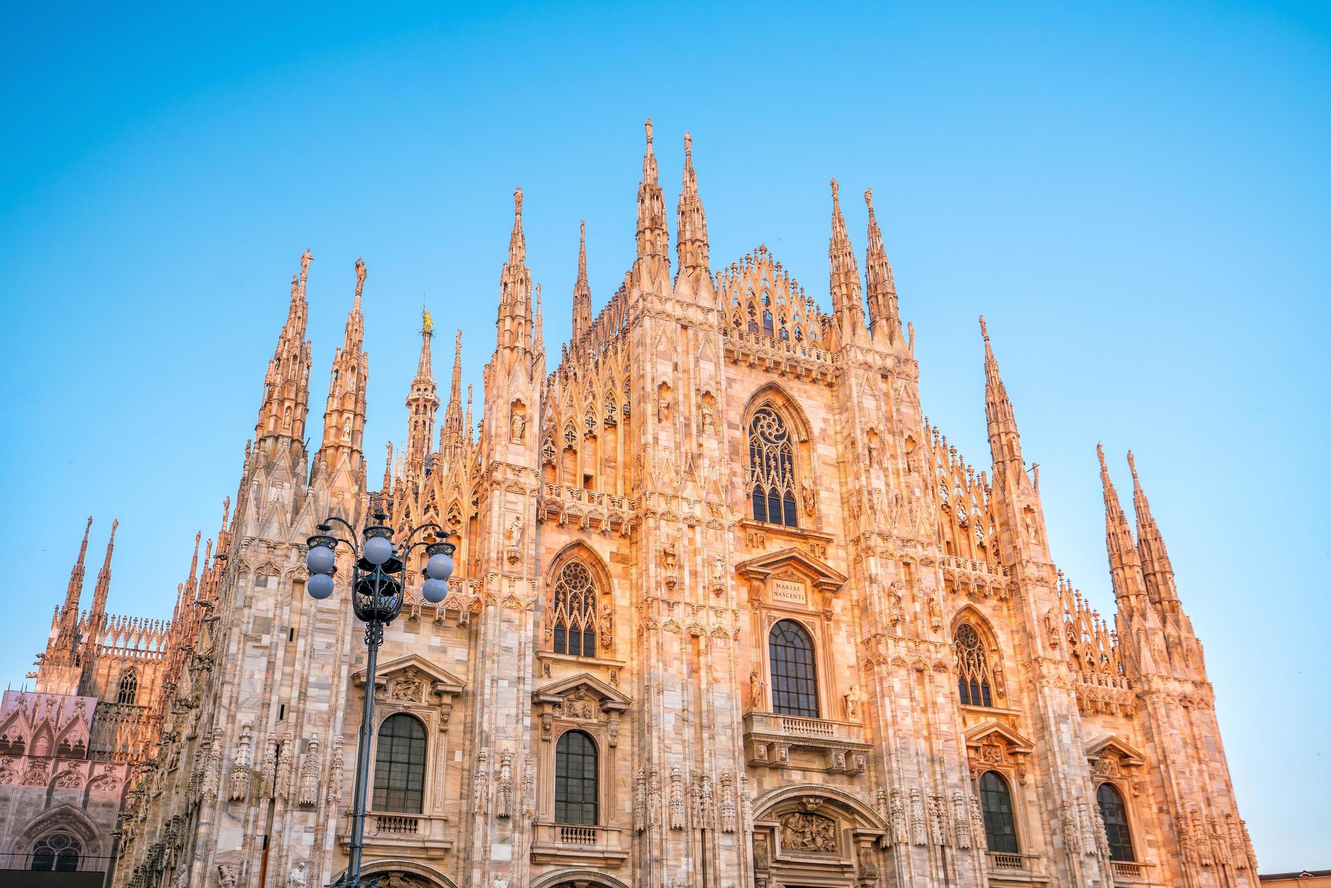 Google Arts & Culture "digitalizza" il Duomo di Milano. Vetrate incluse!