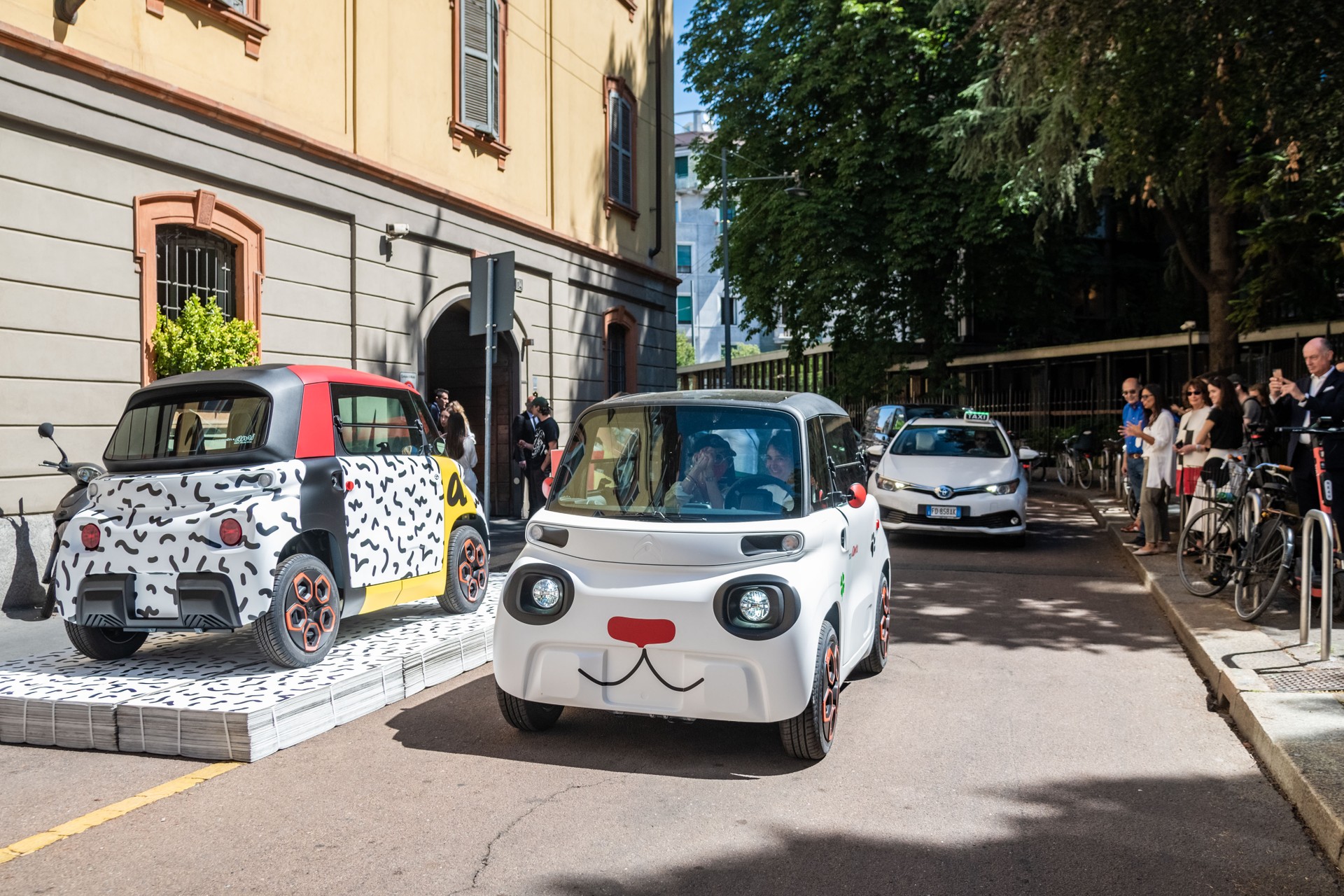 Citroën My Ami Tonic: una nuova versione del quadriciclo elettrico con  grafiche e colori personalizzati 