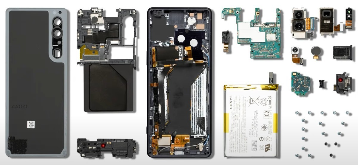 Sony Xperia 1 IV, ecco come si smonta: primo video teardown