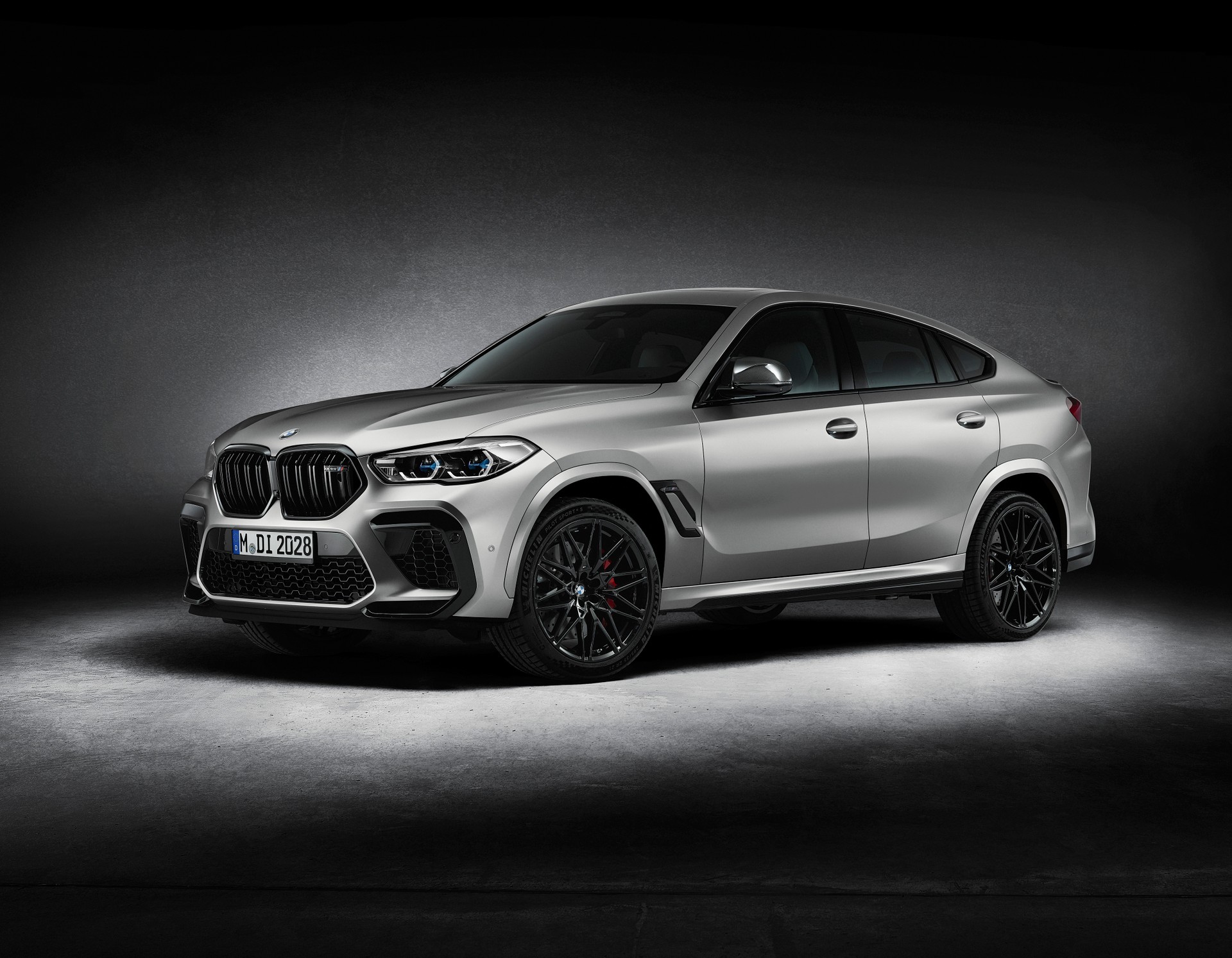 BMW X6 M, lo sviluppo del SUV continua al Nurburgring. Il debutto si