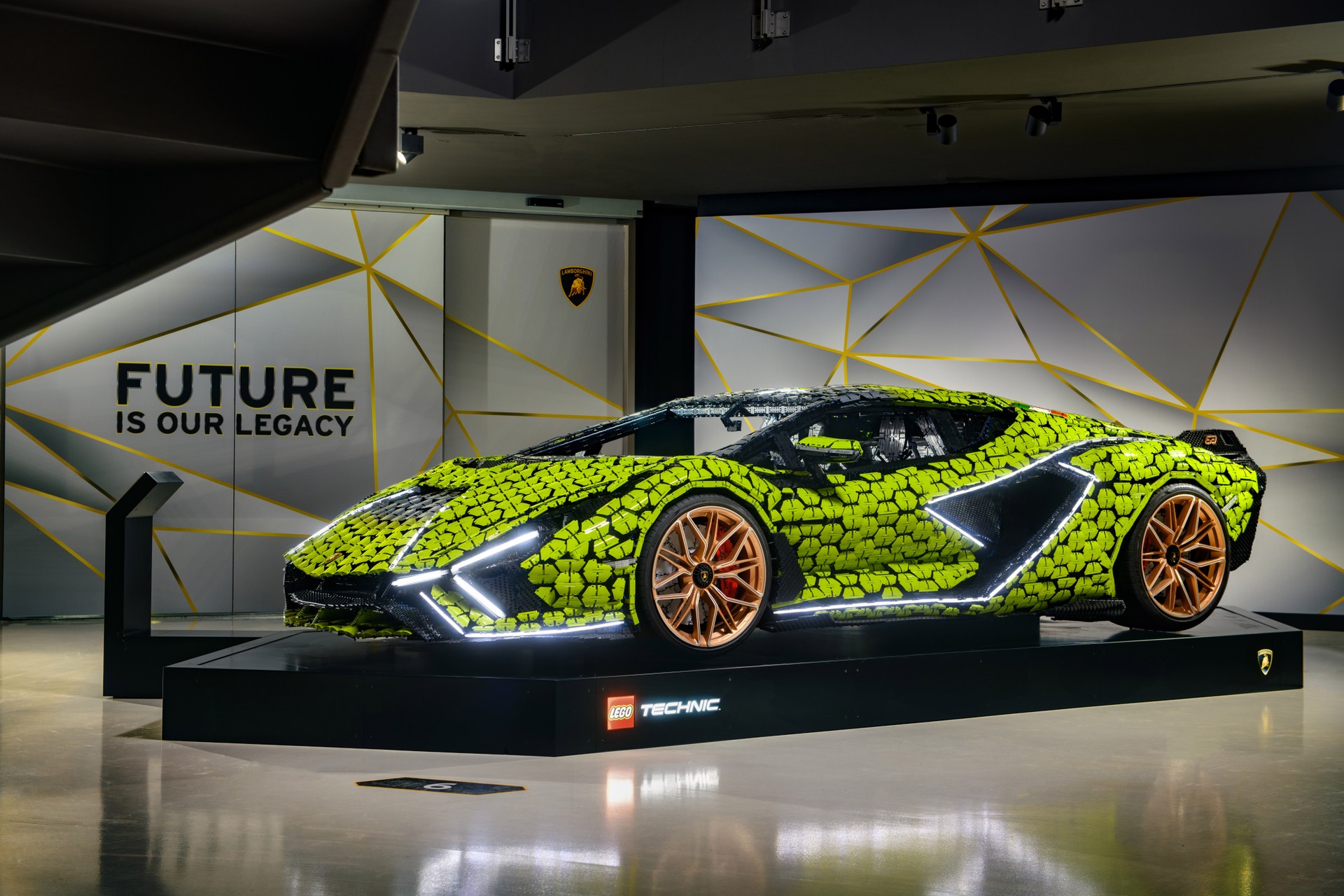 La Sian fatta di Lego in mostra al Museo Lamborghini 