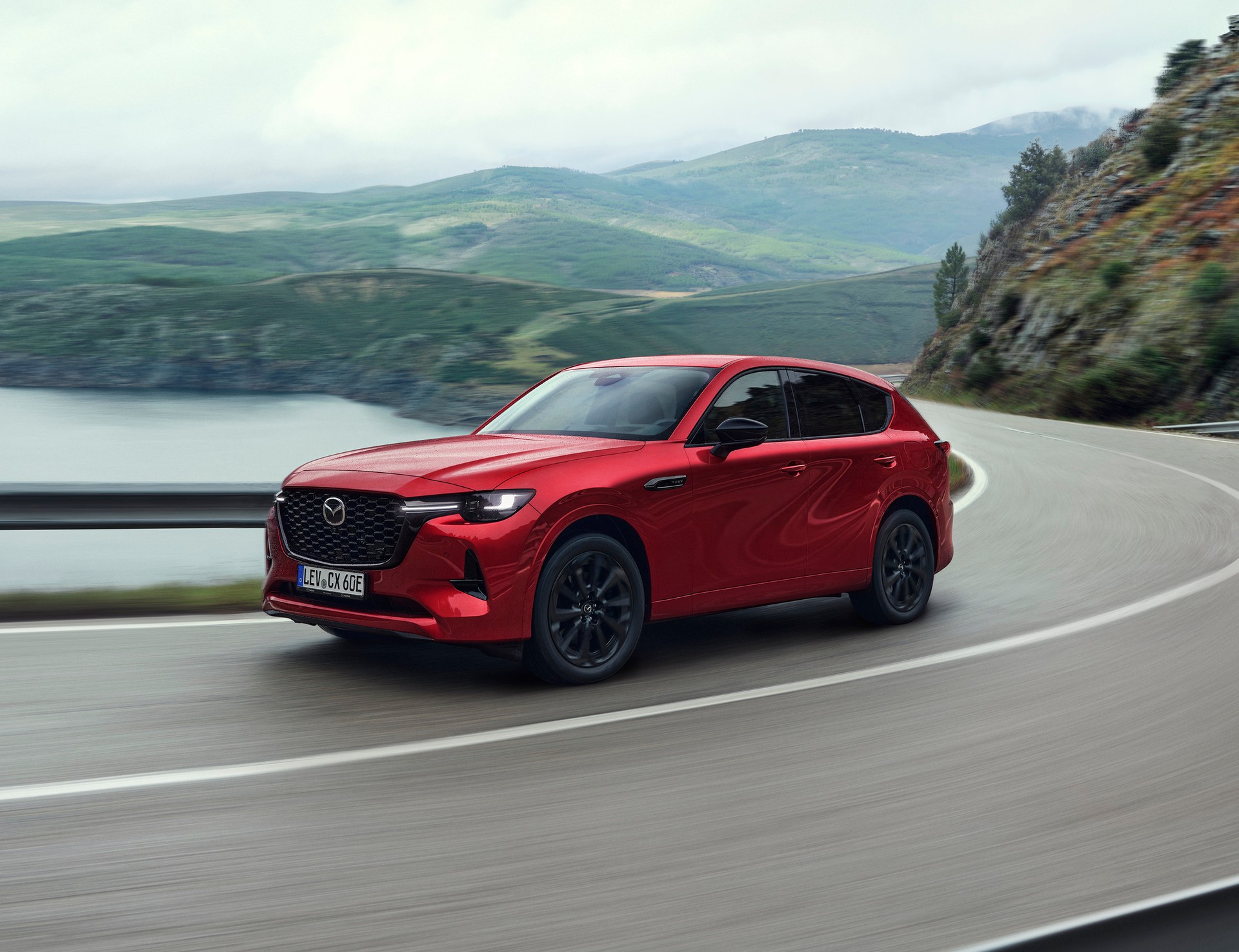 Mazda CX-60, boom di preordini per il nuovo SUV. Raggiunti gli