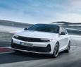 Opel Astra, GSe sports version arrives with 225 HP