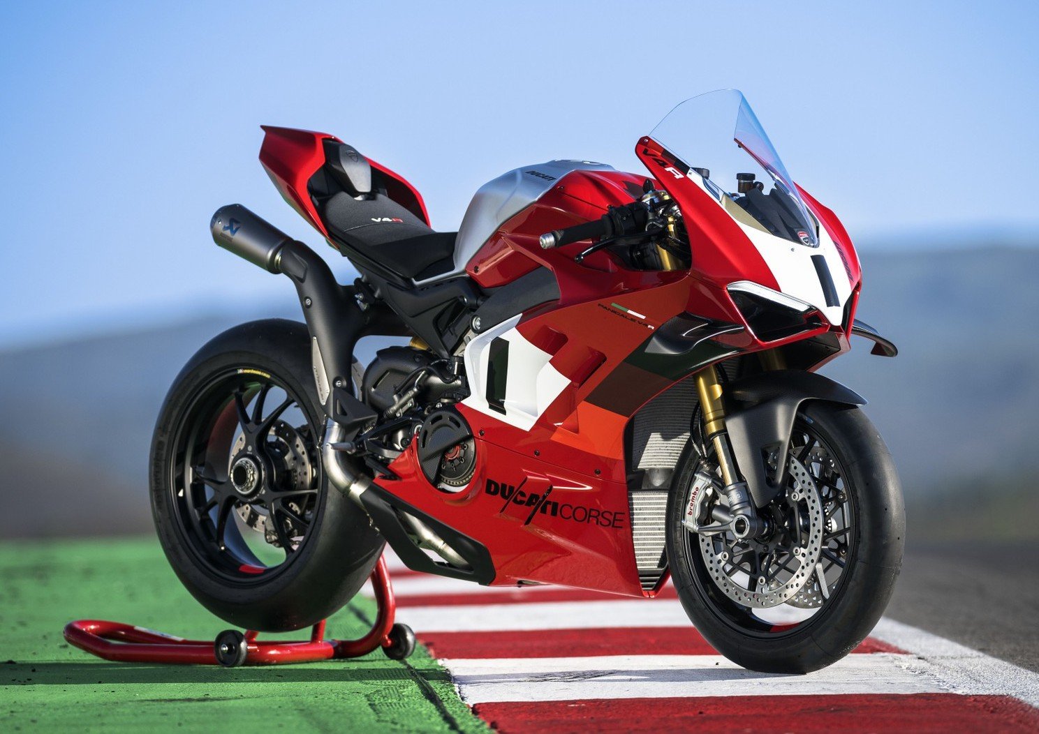 Ducati Panigale V4 R 240 Cv In Assetto Pista E Limitatore A 16 500 Giri