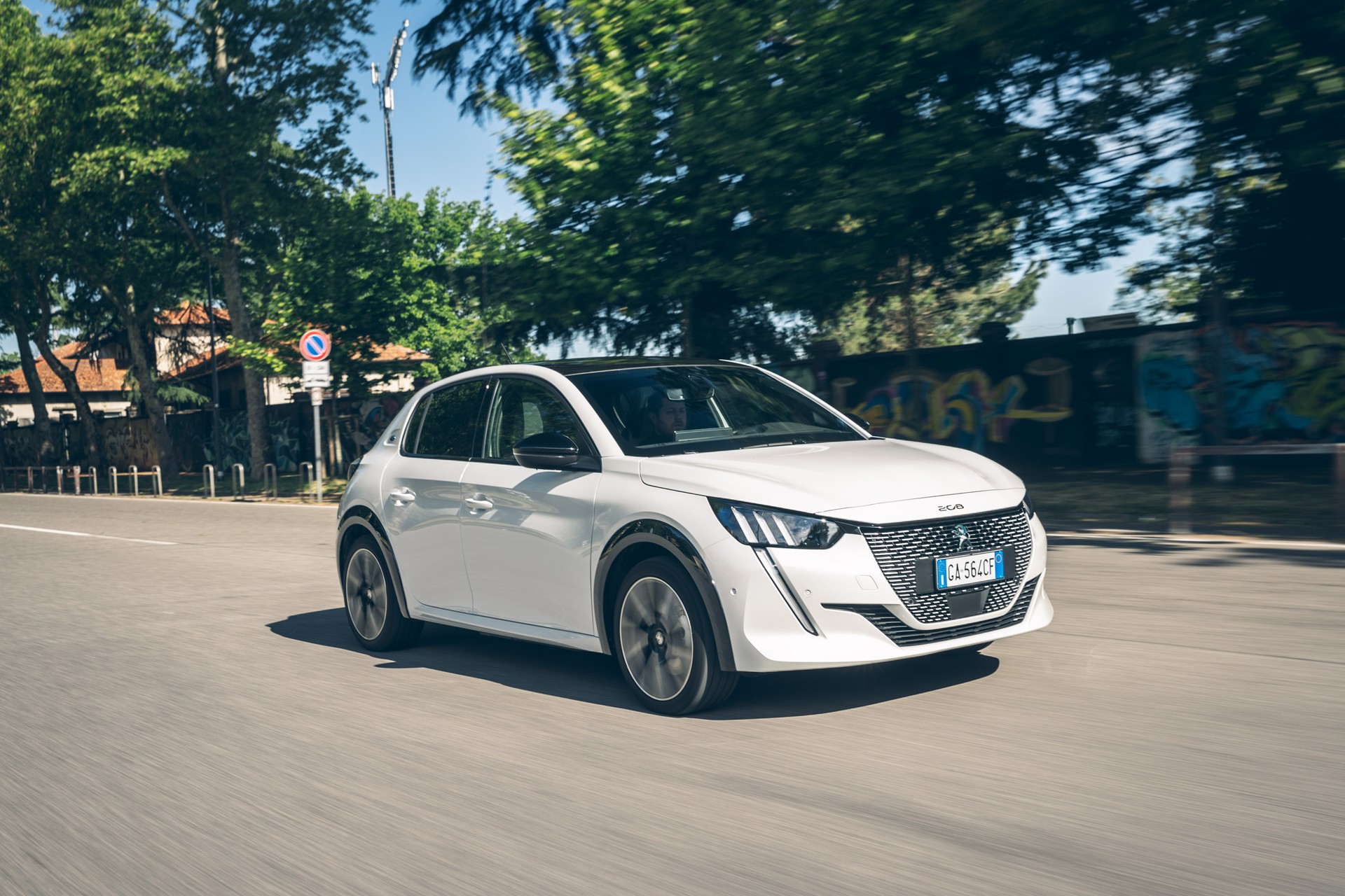 Nuova Peugeot 208: restyling per l'auto più venduta in Europa