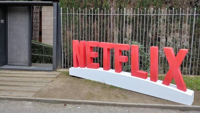 Il Texas denuncia Netflix: raccoglie dati senza consenso e crea dipendenza