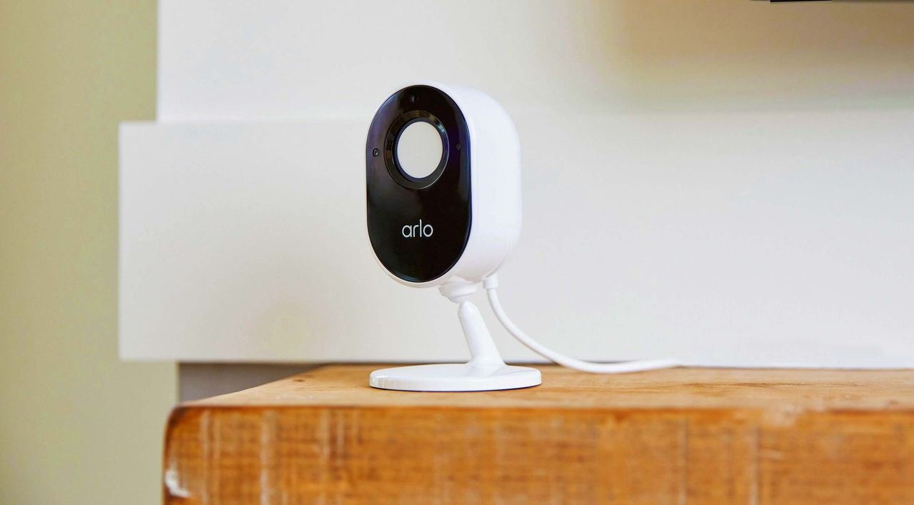 Arlo cambia rotta spazio cloud "7 su 7" garantito sui modelli più