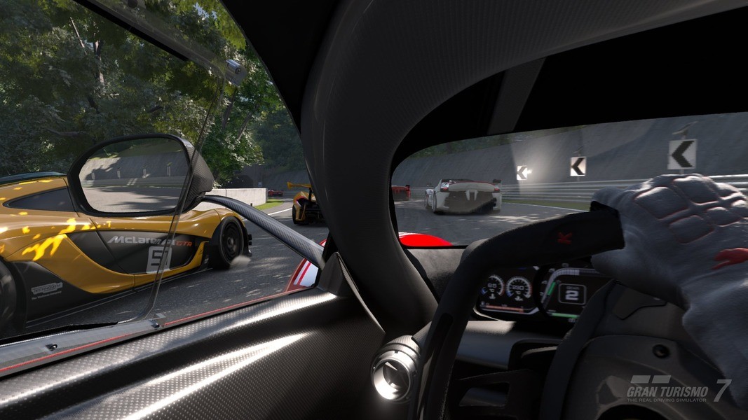 Gran Turismo 7 è nato per la VR. Non userà i controller di PlayStation VR2,  Basta un volante o il DualSense di PS5