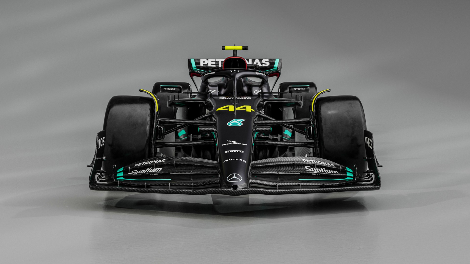 Formula 1, debutta la nuova Mercedes W14 di Hamilton e Russell 