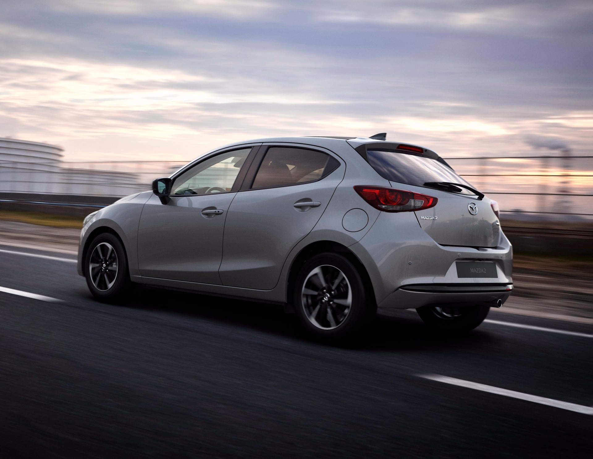 Mazda2 si rinnova, le novità del restyling 