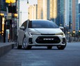 Suzuki Swace Hybrid, the restyling debuts in Italy.  The main news