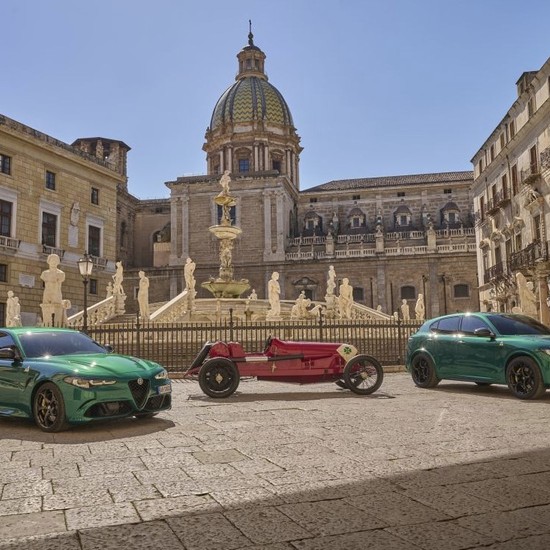 Alfa Romeo Giulia e Stelvio, ecco la serie speciale per i 100 anni del  Quadrifoglio 