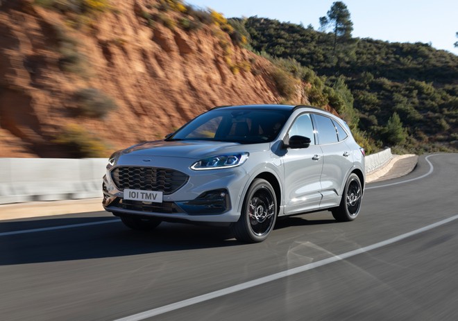 Ford Kuga, il debutto del restyling si avvicina. Nuove foto spia