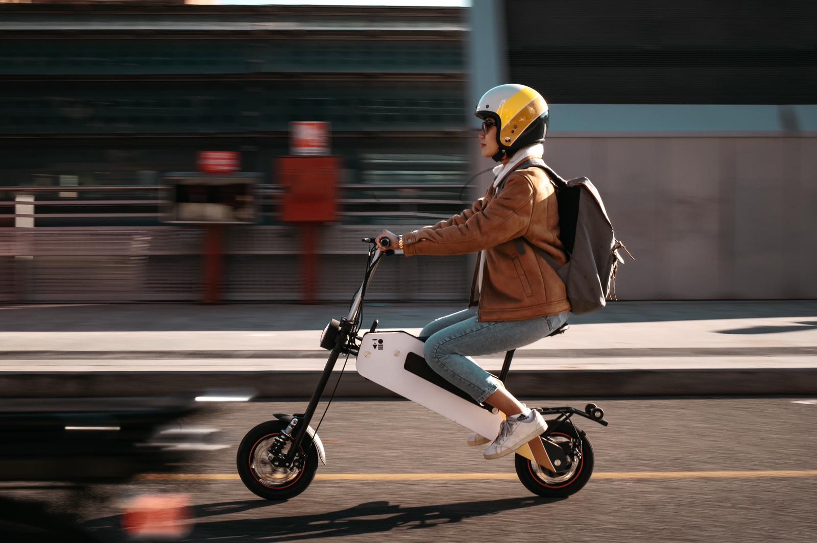 Tom, a “bicicleta” elétrica que se move como um carrinho