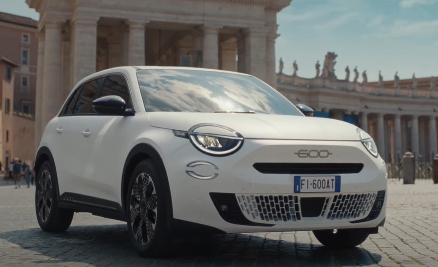 El coche eléctrico FIAT 600 aparece en el primer vídeo oficial