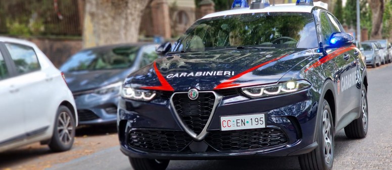 Alfa Romeo Tonale, nuove foto spia consentono una sbirciatina agli interni  