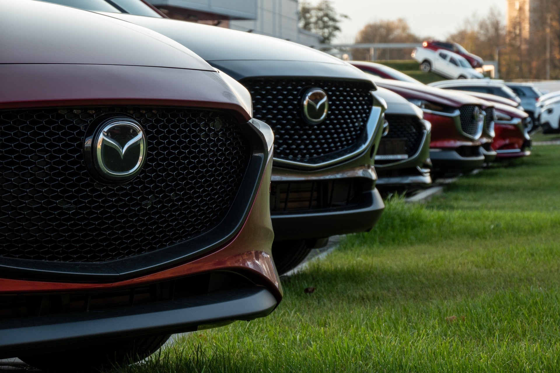 Mazda adotta lo standard NACS di Tesla in Nord America
