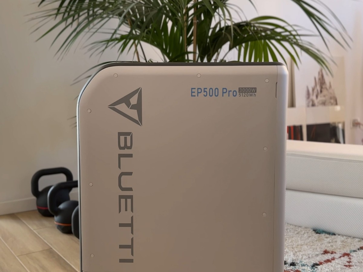 BLUETTI EP500, la super batteria ad energia solare debutta su Kickstarter a  2799$ - Notebook Italia