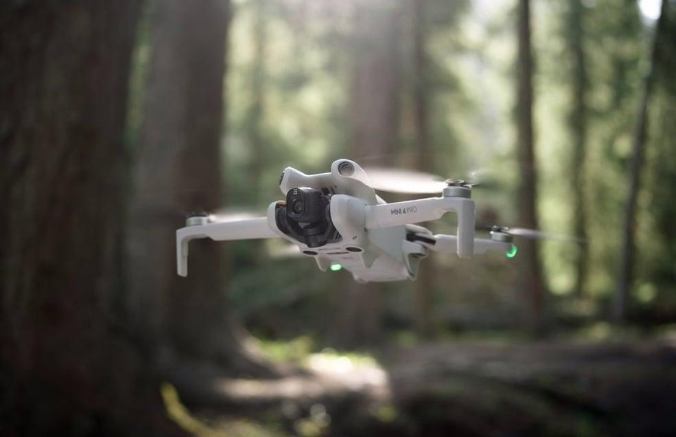 DJI Mini 4 Pro RC-N2 – Drone Pieghevole 4K HDR, Sotto 249g, Rilevamento Ostacoli Omnidirezionale