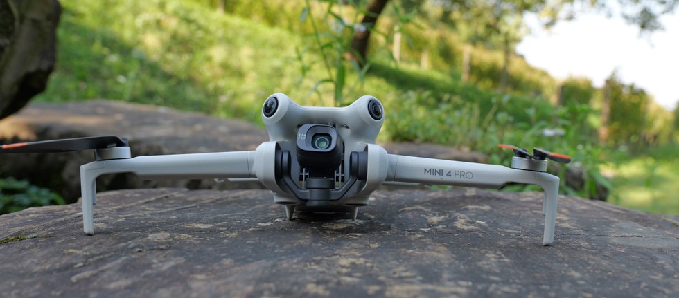 DJI Mini 4 Pro Fly More Combo con RC 2 a 849€ da MediaWorld: prezzo più ...