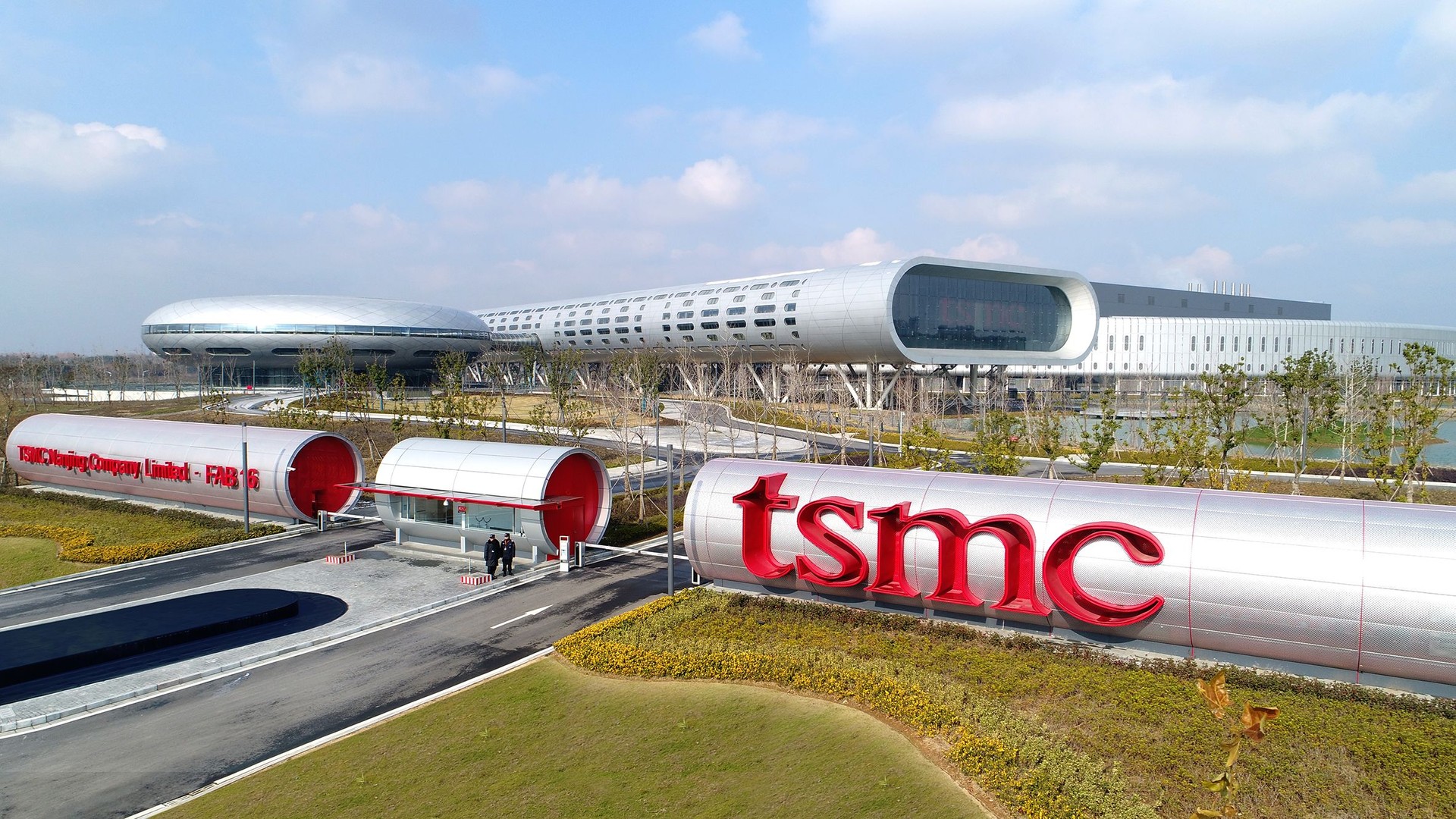 TSMC rinuncia alla tecnologia High-NA per il nodo 14A: i costi sono troppo alti