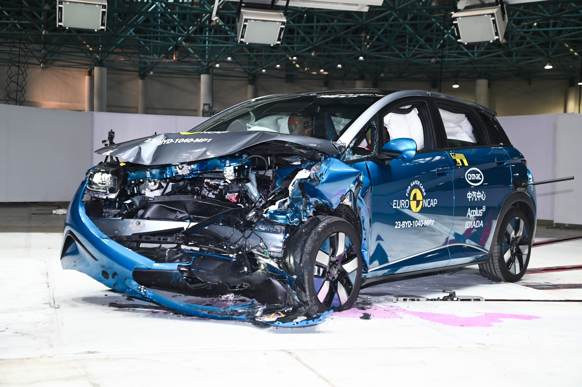 Crash test Euro NCAP 5 stelle alle cinesi BYD Seal, BYD Dolphin e Xpeng P7