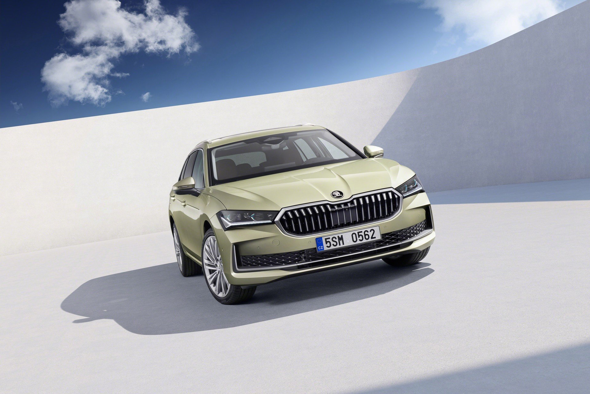 The New Generation Skoda Superb: Official Debut And Specs For The 2024 ...