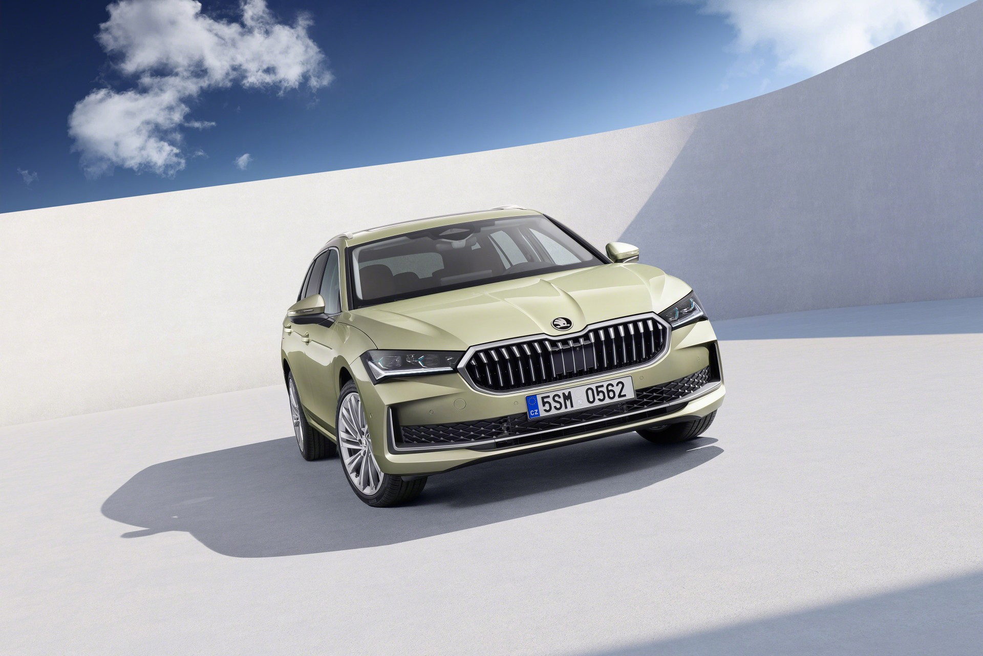 The New Generation Skoda Superb Official Debut and Specs for the 2024