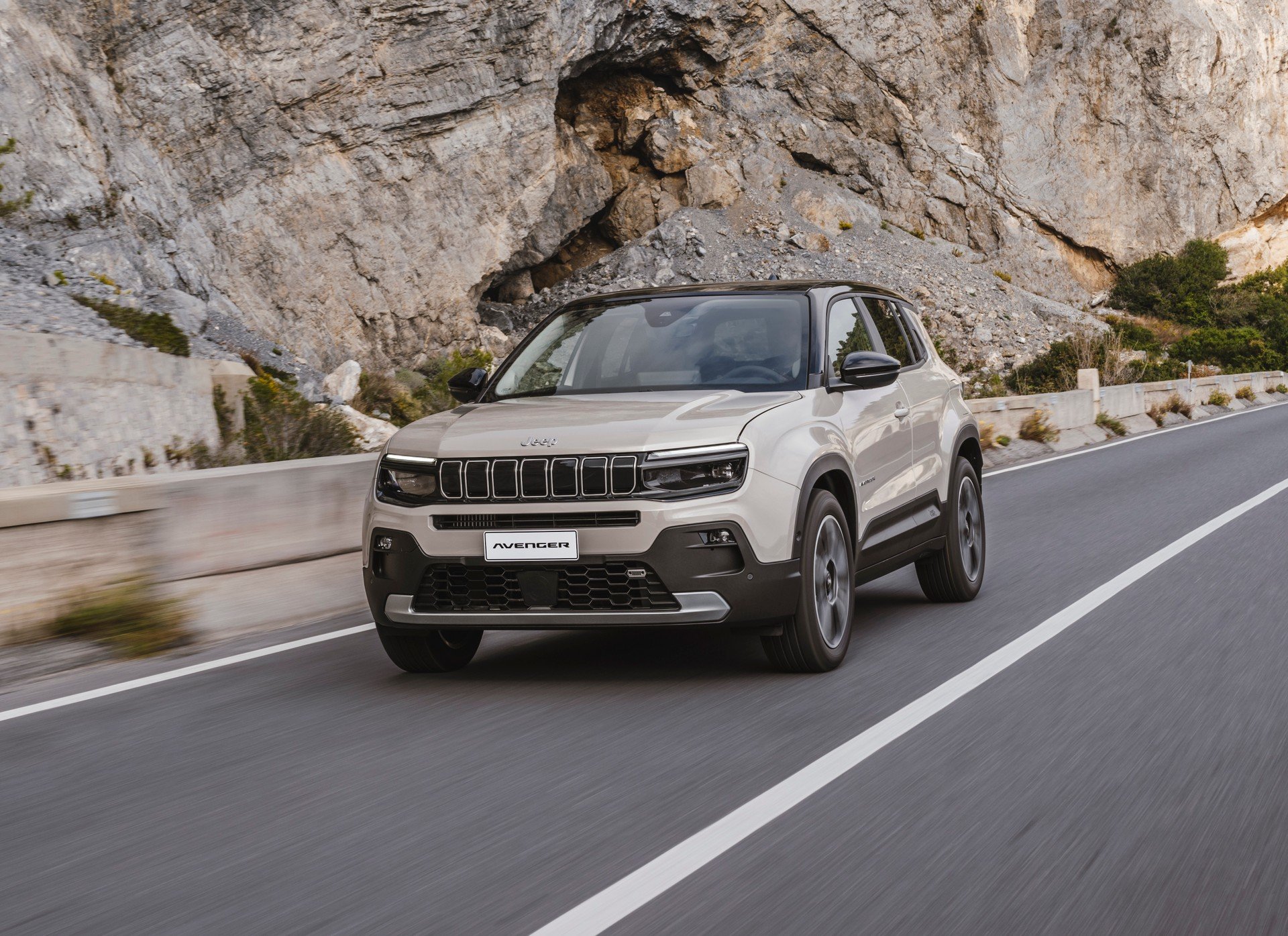 Jeep Avenger eHybrid, per il BSUV arriva la versione ibrida