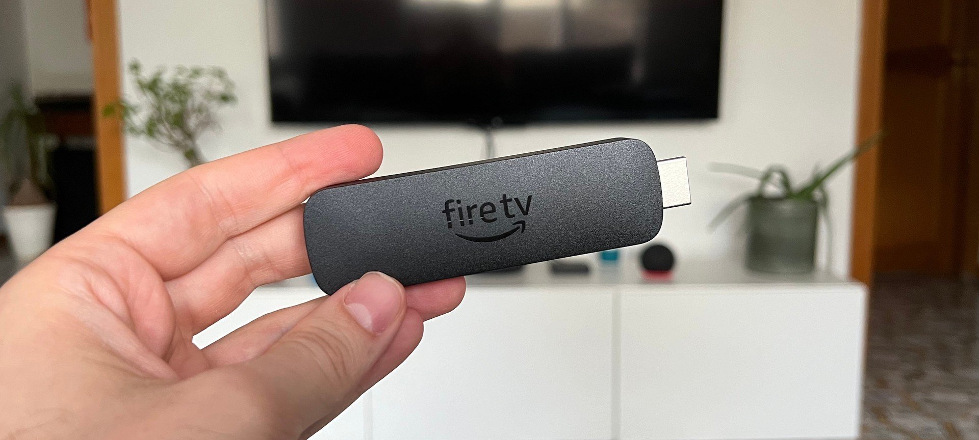 Fire TV Stick 4K con telecomando vocale Alexa (con comandi per la TV)