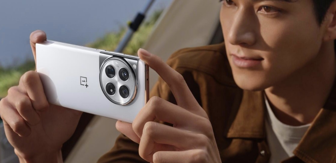 Den officiella OnePlus 12, 10-årsjubileumssmarttelefonen, är en superbästa i sortimentet