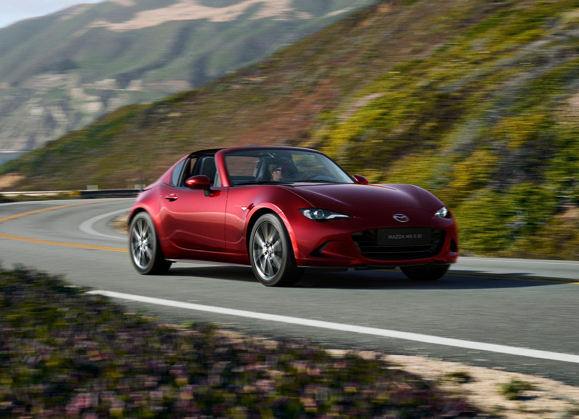 Mazda MX-5 2024, parte la commercializzazione in Italia. Prezzi