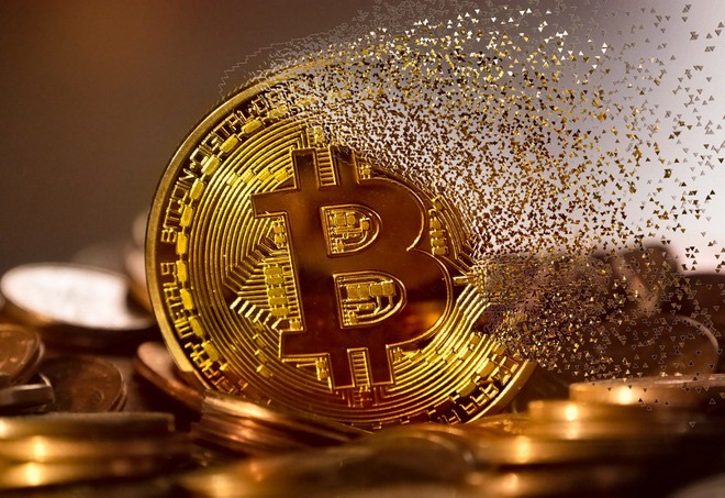 Account X della SEC violato: bastano pochi minuti per il caos sul mercato Bitcoin