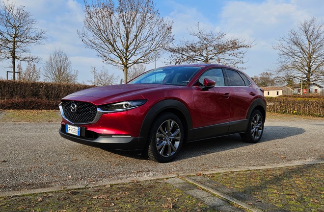 Recensione Mazda CX-30 2024 e-Skyactiv X, la prova del crossover. Quanto consuma?