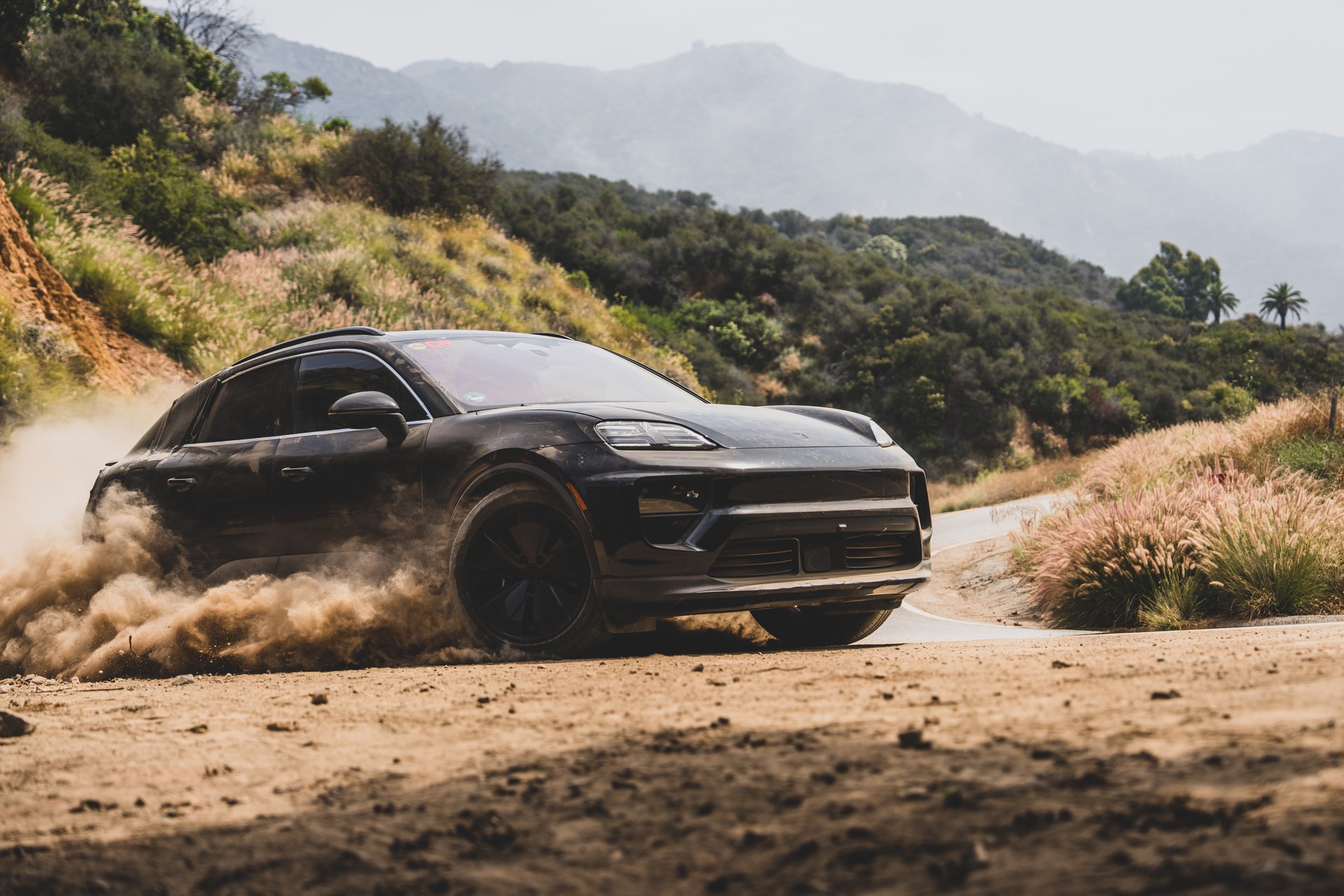 Nuova Porsche Macan Elettrica: Debutto Il 25 Gennaio