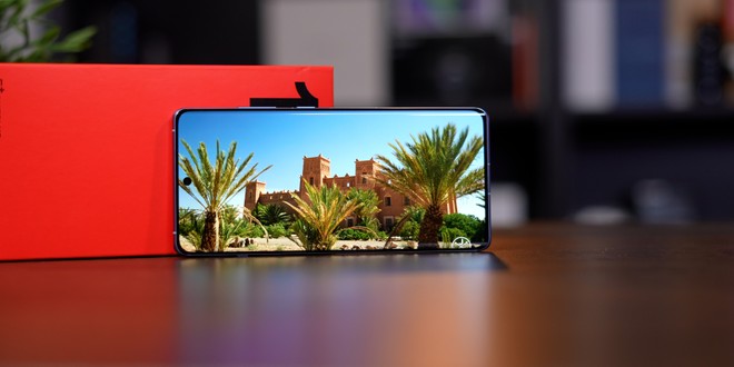 OnePlus 12 e 12R, supporto software inferiore a Galaxy e Pixel: ecco perché