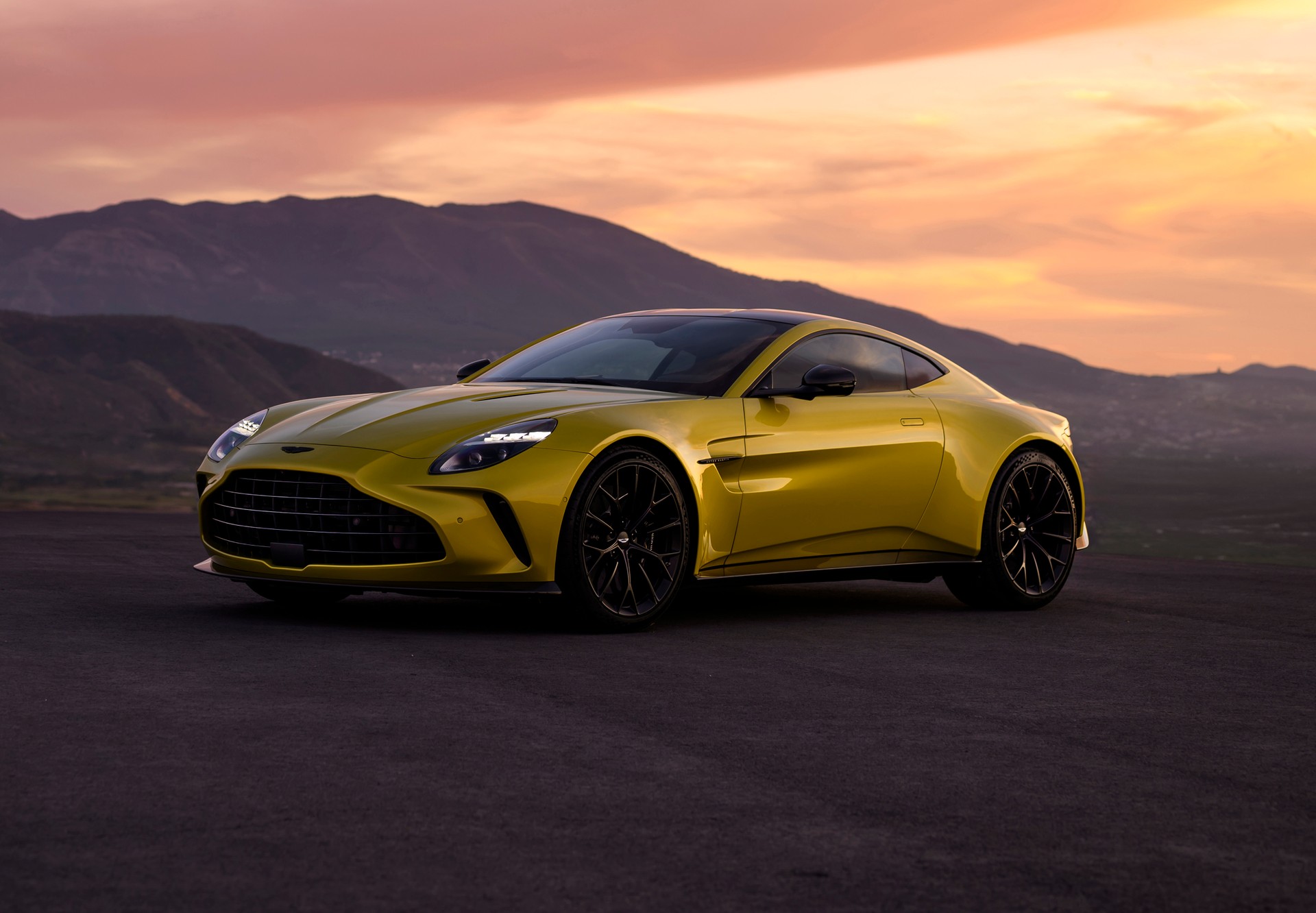 Nuova Aston Martin Vantage: un restyling ancora più potente!