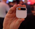 AI PIN, abbiamo provato l'anti smartphone al MWC. Eccolo in VIDEO