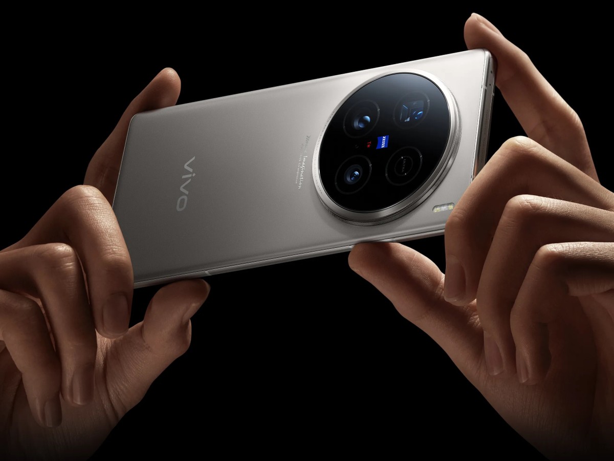 Vivo X100 Ultra ufficiale: SoC Snapdragon, super fotocamere e